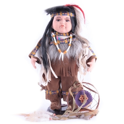 Indiánská porcelánová panenka Nena 30 cm