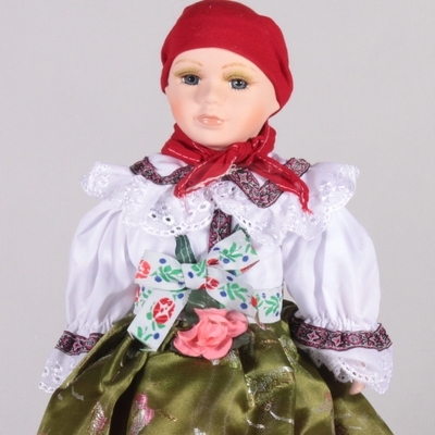 Doll porcelánová panenka Gira 40 cm v lidovém kroji - 2