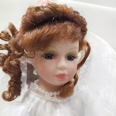 Porcelánová panenka nevěsta Viola 40 cm - 2